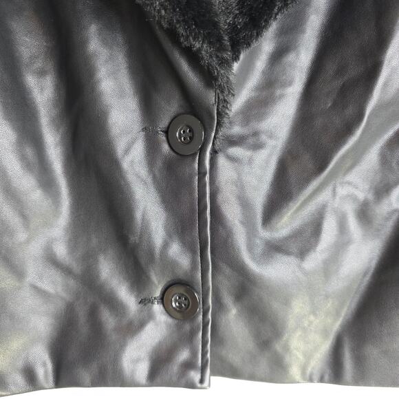 Black Faux leather Sm Fur collars n sleeve accent. Croptop. Big Buttons. Stylish - Picture 5 of 13